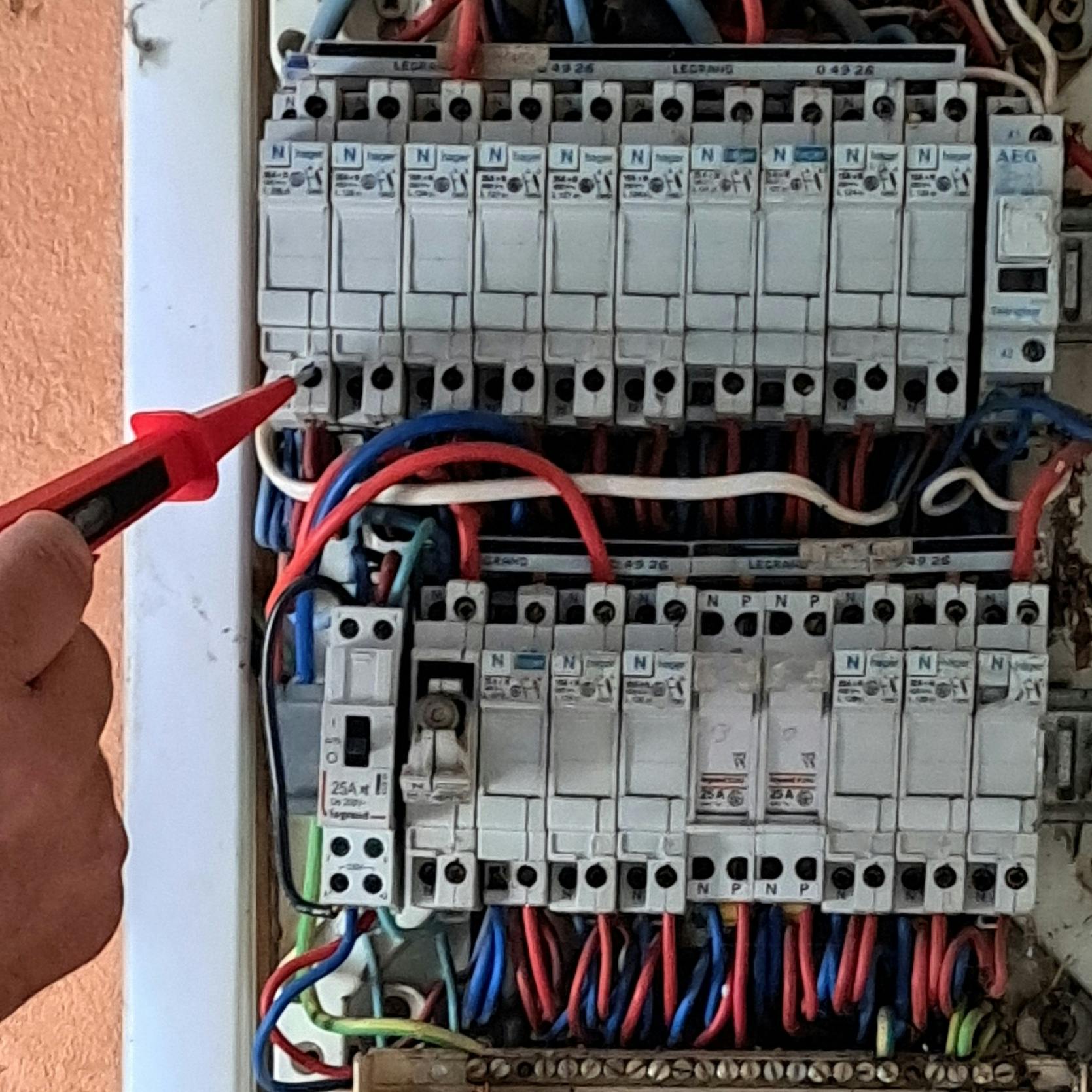 Photographie réalisée par Sibane représentant le compteur électrique